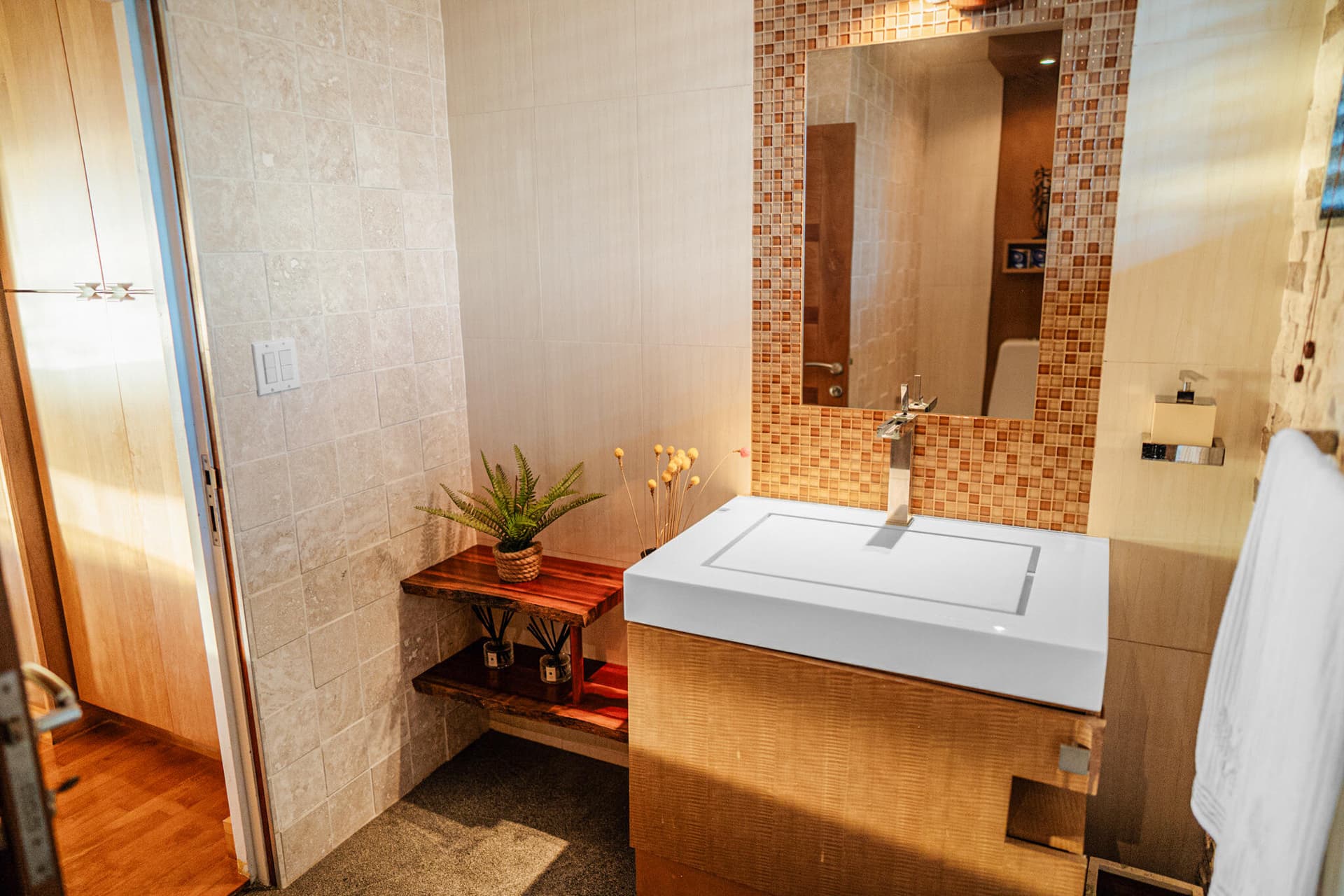 Kitchen Restroom