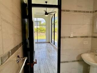 2nd Bath to Breezeway