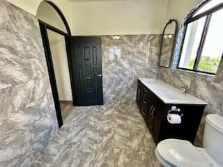 Master Bath 14